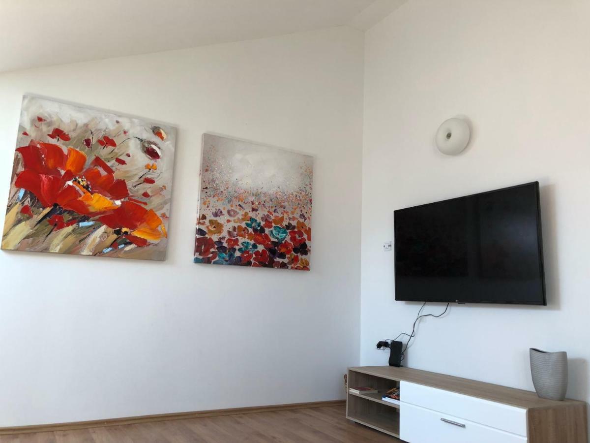 Hana Apartment กอร์จูลา ภายนอก รูปภาพ