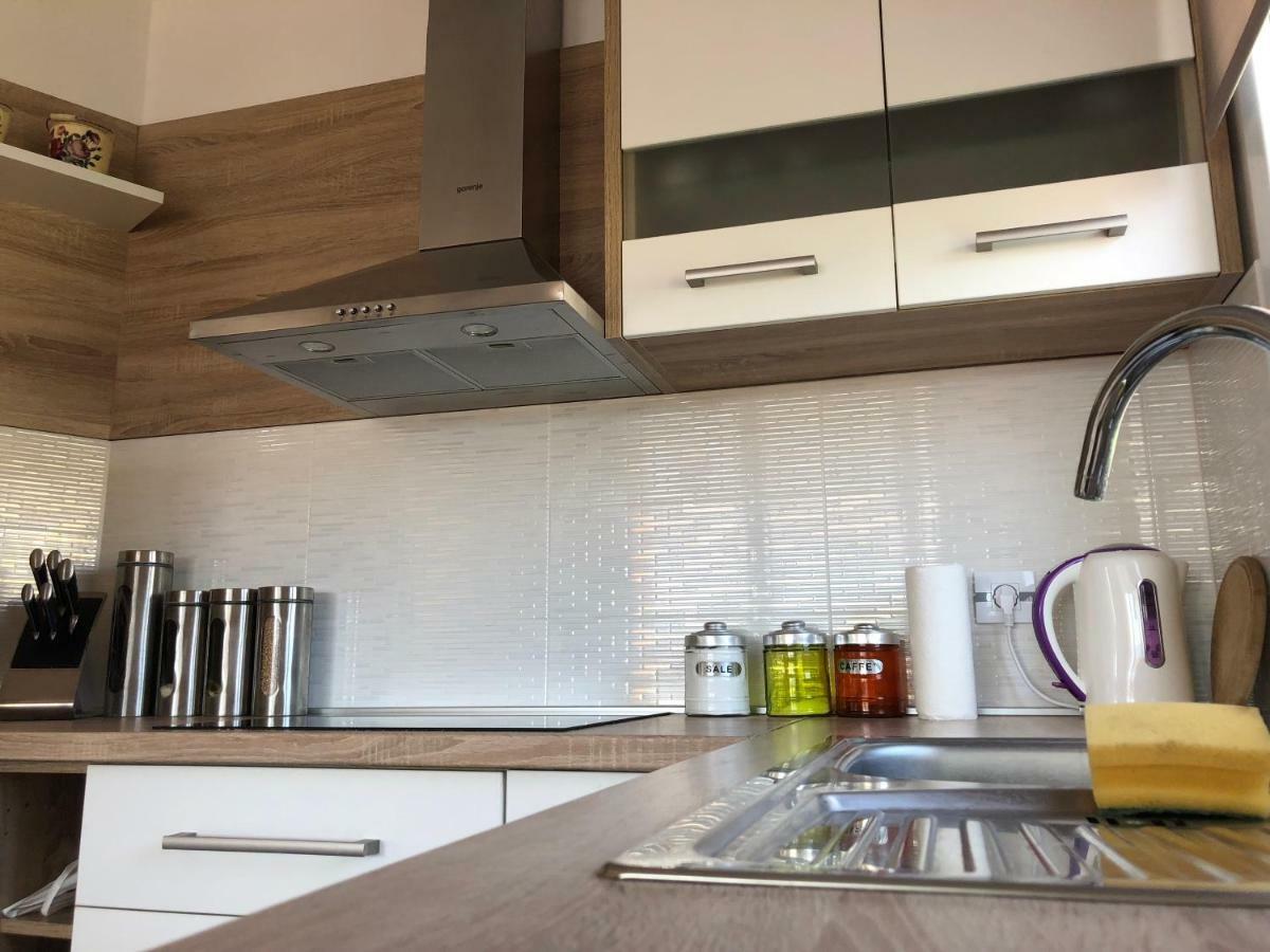 Hana Apartment กอร์จูลา ภายนอก รูปภาพ